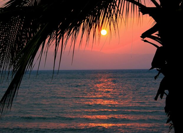 malawi-sunset-over-lake