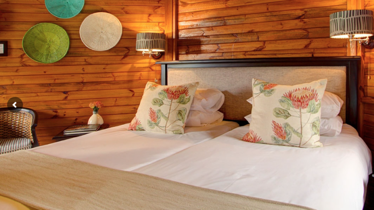 garden-route-chalet-room