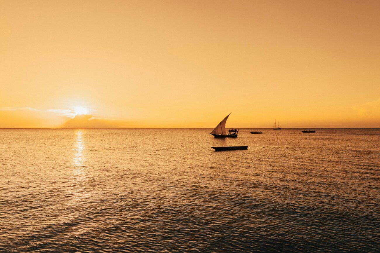 dhow-boat-sails-at-sunset