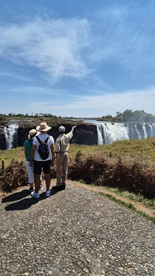 victoria-falls-tour-guide-zimbabwe