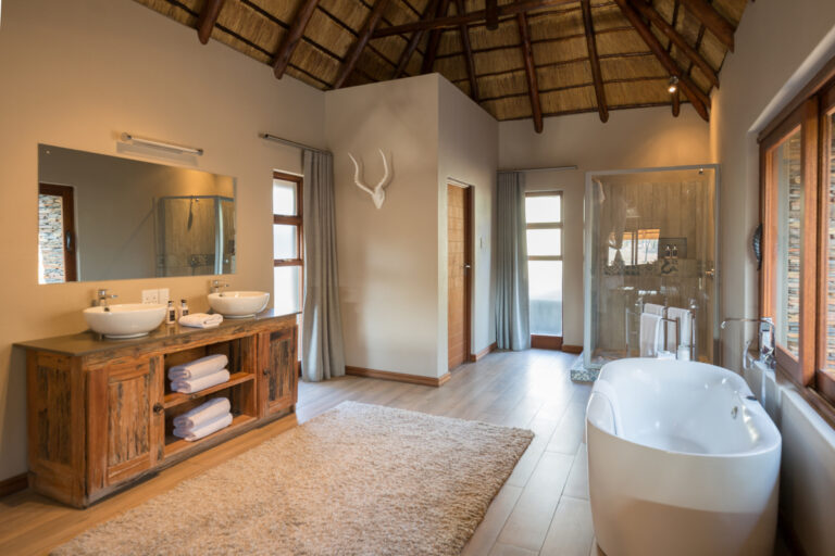 Arathusa-Safari-Lodge-bathroom